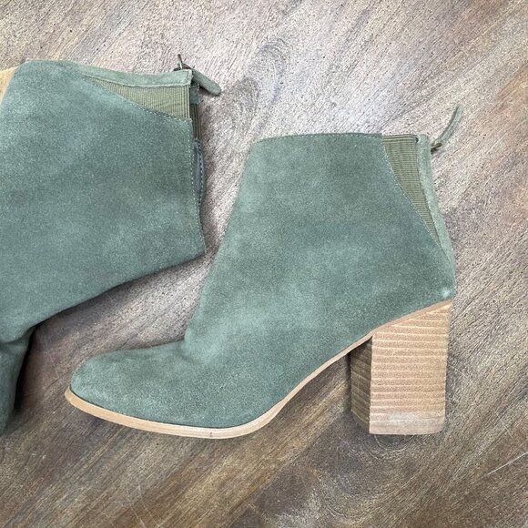 Urban Outfitters Green Suede‎ Ankle Boots Size 10 Block Heel - Picture 2 of 9